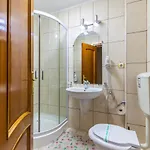 Amphitryon Hotel