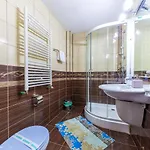 Amphitryon Hotel