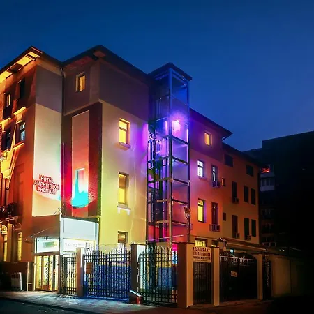 Amphitryon מלון 3*