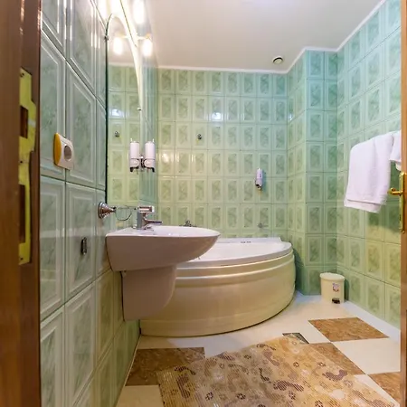 Otel Amphitryon Bükreş