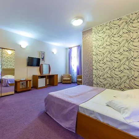 Amphitryon Βουκουρέστι