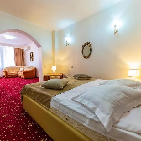 Amphitryon Hotel