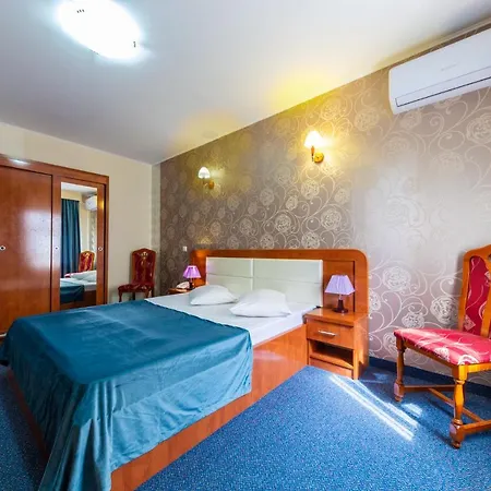 מלון Amphitryon 3*