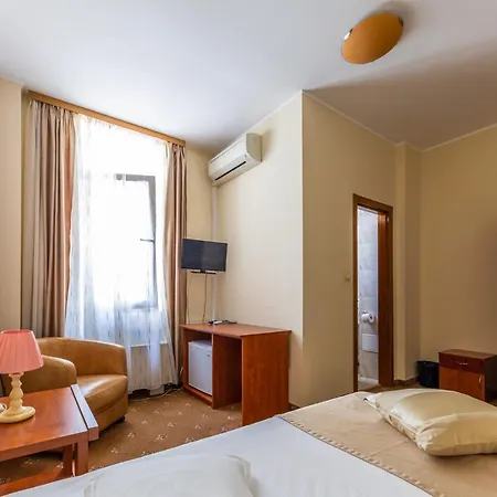 Amphitryon 3* Бухарест