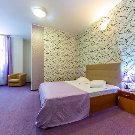 Hotel Amphitryon 3*