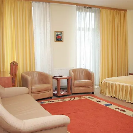 Amphitryon Отель 3*