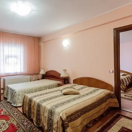 Amphitryon Hotel